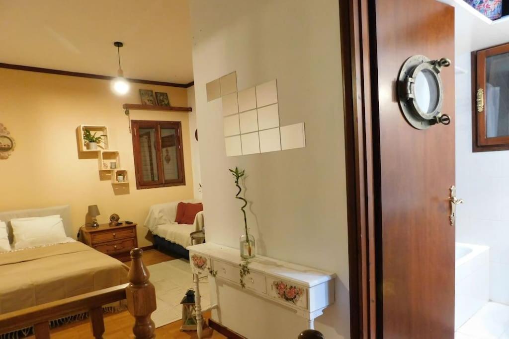 Marco Polo'S Mooring Cozy Navy House Lejlighed Anavyssos Eksteriør billede